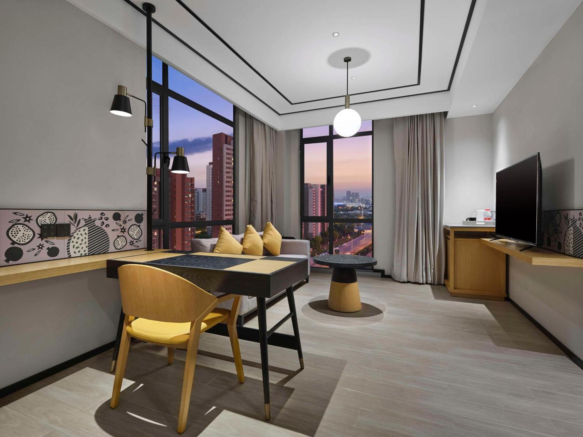 Hilton Garden Inn Tianjin Huayuan Exteriör bild