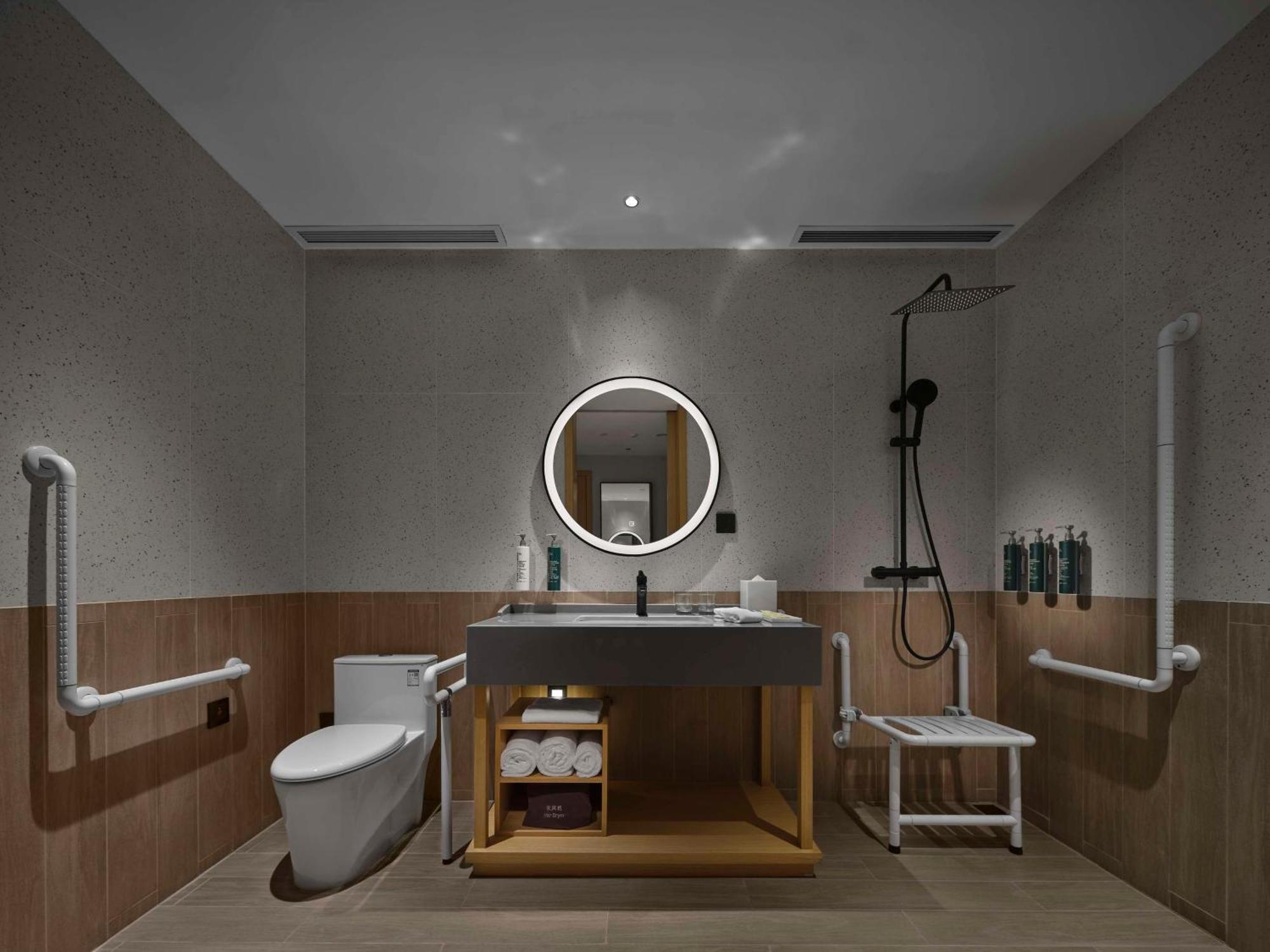 Hilton Garden Inn Tianjin Huayuan Exteriör bild