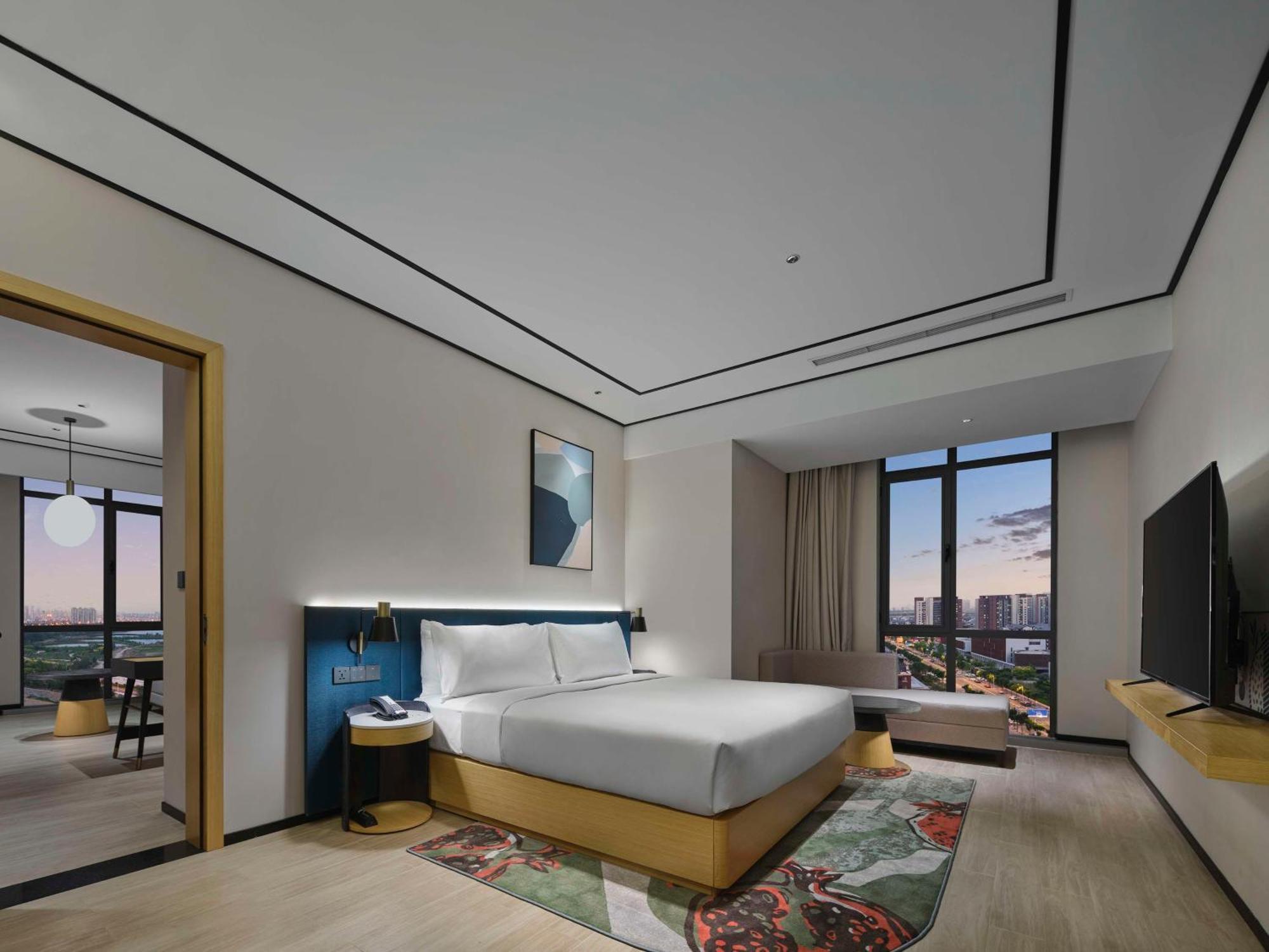 Hilton Garden Inn Tianjin Huayuan Exteriör bild