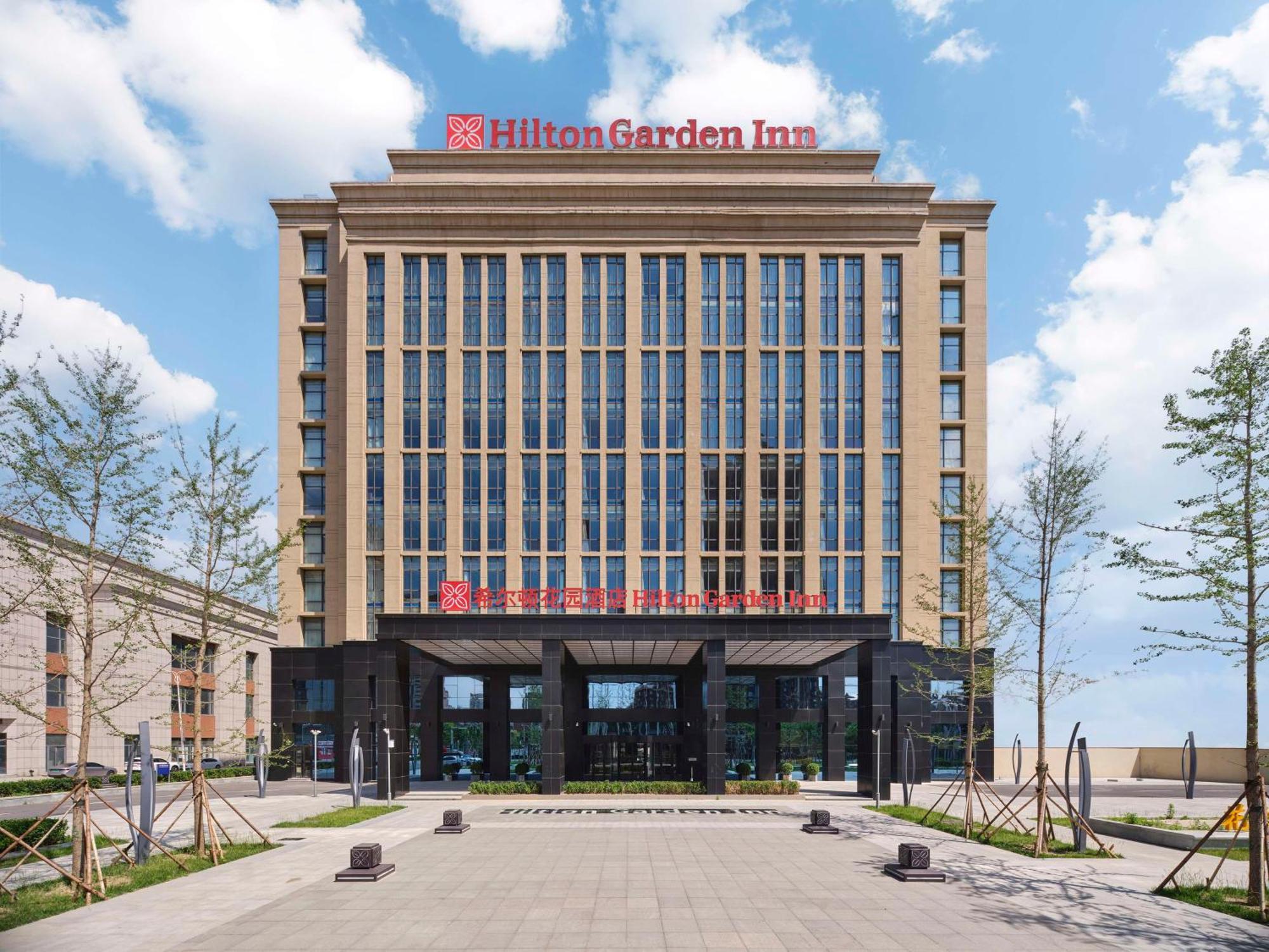 Hilton Garden Inn Tianjin Huayuan Exteriör bild